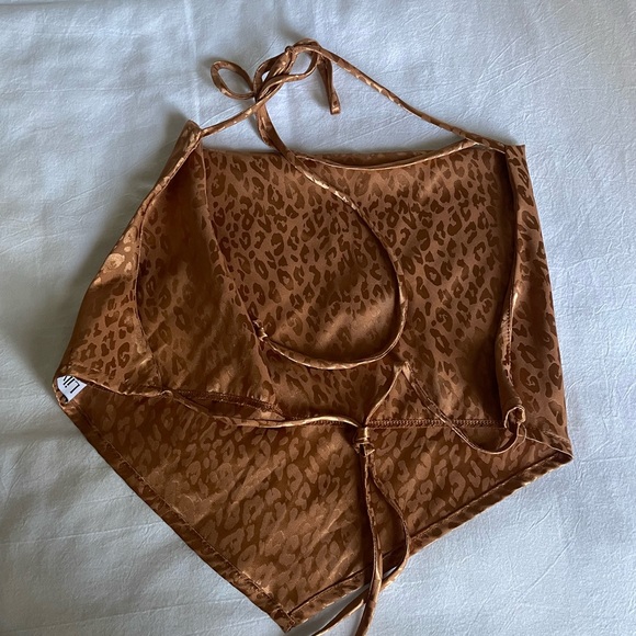 Lilyful backless cheetah print tie up top - Picture 2 of 3